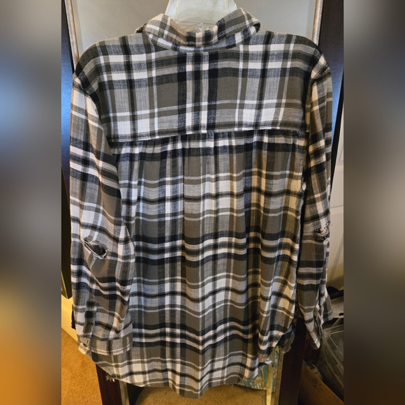 American Eagle Womens Oversized Plaid Shirt - Black and White, NWOT, L - Picture 2 of 8